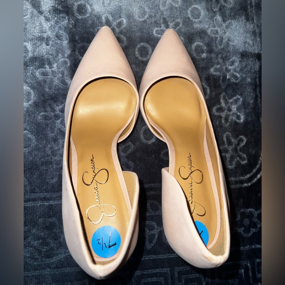 Nude pumps heels
